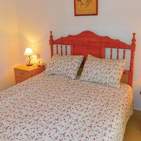 Cozy Apartment In Torrevieja-La Mata With Kitchen Bagian luar foto