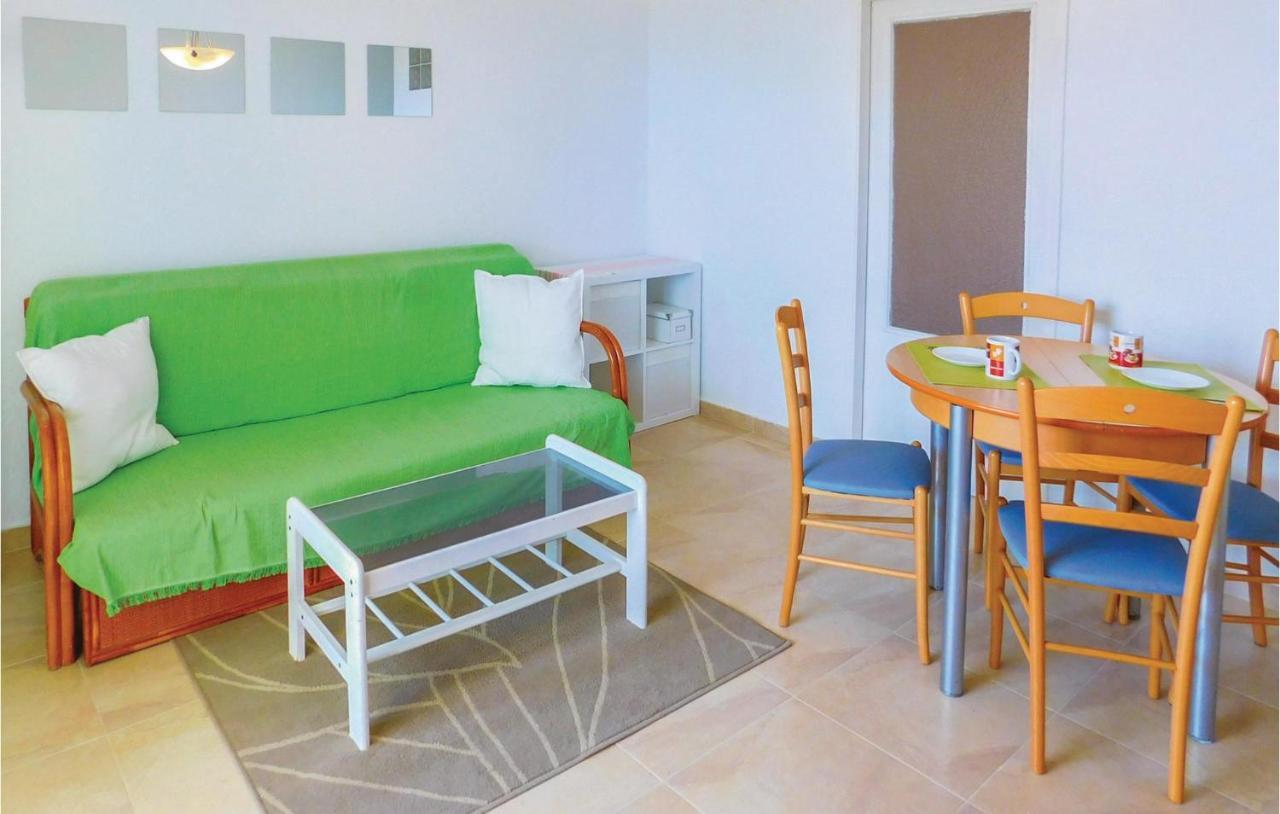 Cozy Apartment In Torrevieja-La Mata With Kitchen Bagian luar foto