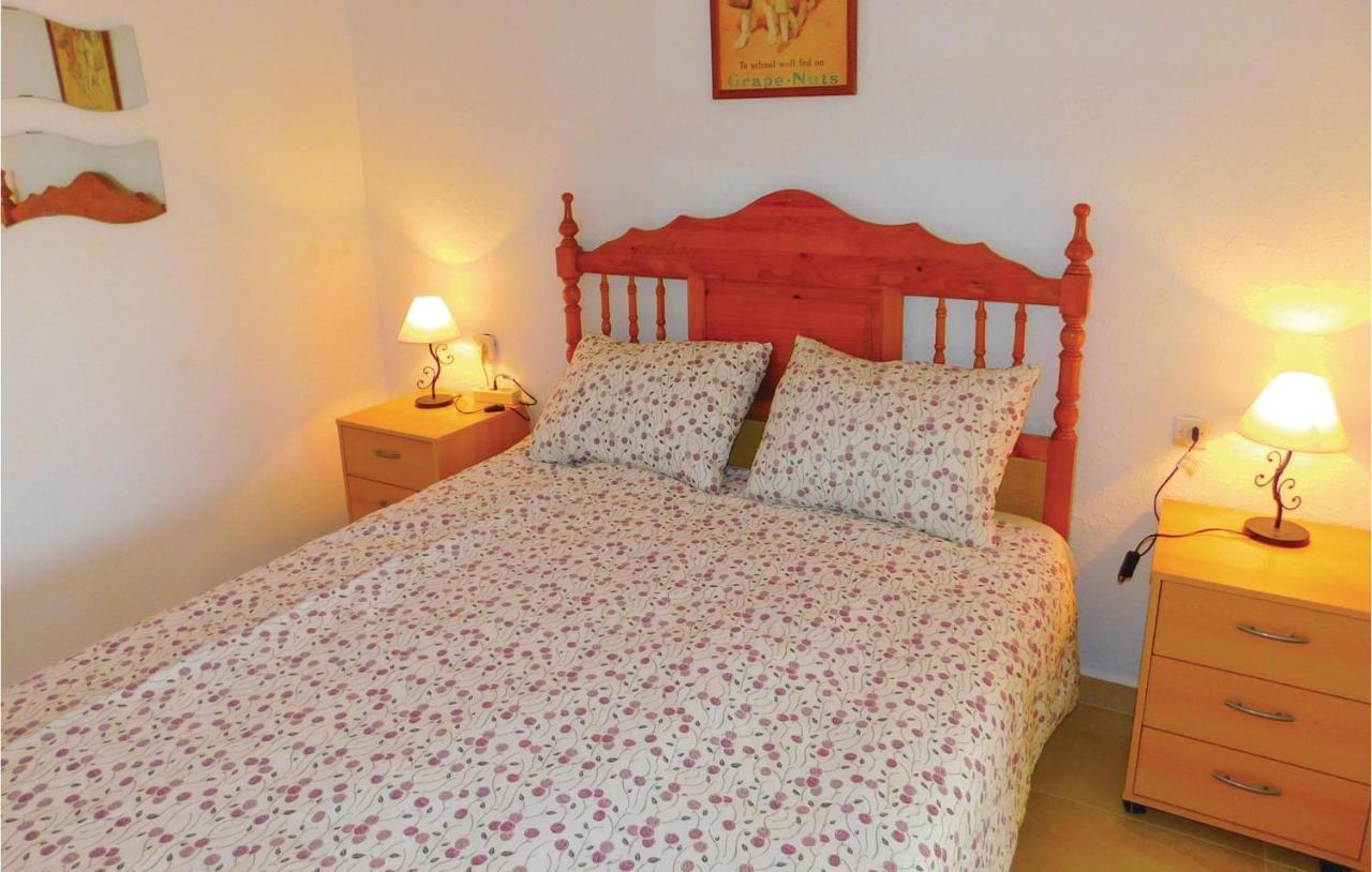 Cozy Apartment In Torrevieja-La Mata With Kitchen Bagian luar foto