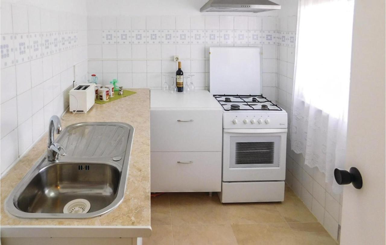 Cozy Apartment In Torrevieja-La Mata With Kitchen Bagian luar foto